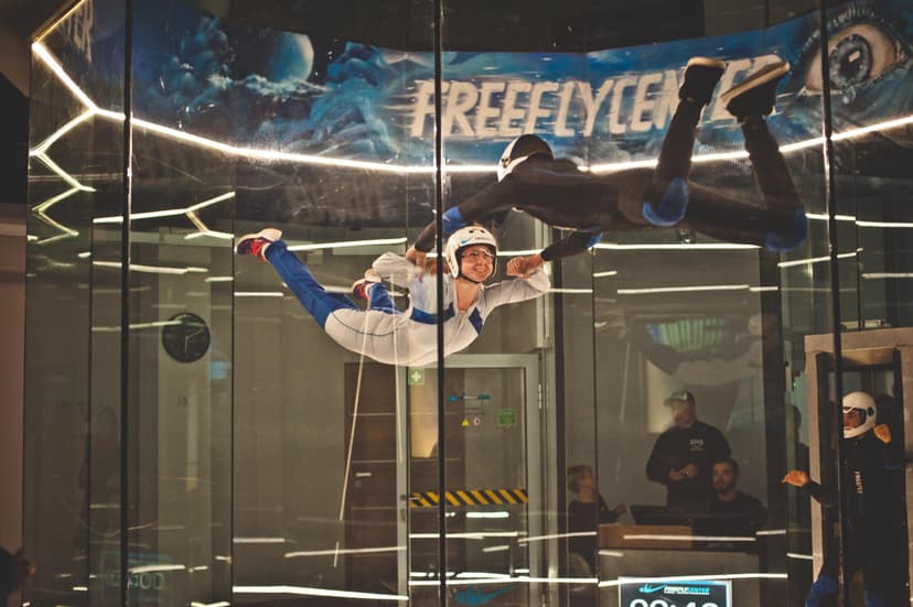 Niezapomniany Lot w Tunelu Aerodynamicznym z Filmowaniem dla Dwojga | Leszno